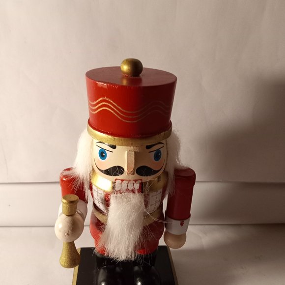 RED & BLACK Nutcracker 6-1/2" Christmas WOODEN Nutcracker DECOR - Picture 7 of 9